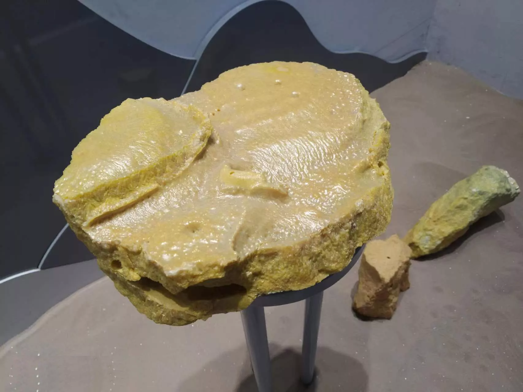 Electromolten calcium stabilizes zirconia